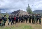 TNI Menyapa dari Hati: Satgas Yonif 408/Sbh Bagikan Sembako untuk Warga Tumbupur