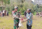 Prajurit Banteng Raiders Tebar Kasih di Mbua, Papua