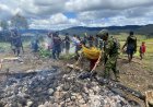 Bakar Batu Natal: Satgas Yonif 408/Sbh dan Jemaat Kingmi Anyam Persaudaraan di Papua