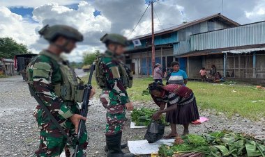 Marinir Borong Hasil Bumi, Dongkrak Ekonomi Warga Yahukimo