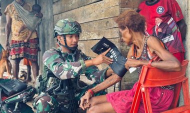 Gelar Kesehatan Keliling, Satgas Yonif 753/AVT Memastikan Masyarakat Dalam Keadaan Sehat di Distrik Mofinop