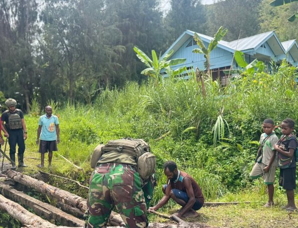 Jembatan Satgas Yonif 712: Akses Tanpa Sekat bagi Warga Intan Jaya
