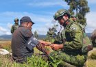 Satgas TNI Sigap Beri Pertolongan Medis Darurat Warga Pedalaman Kuyawage