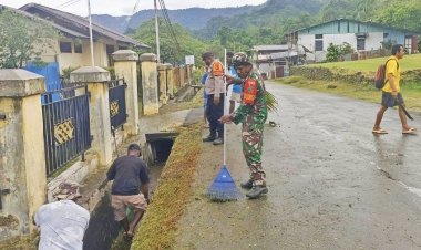 Babinsa dan Bhabinkamtibmas Kompak, Warga Demta Antusias Ikut Gotong Royong